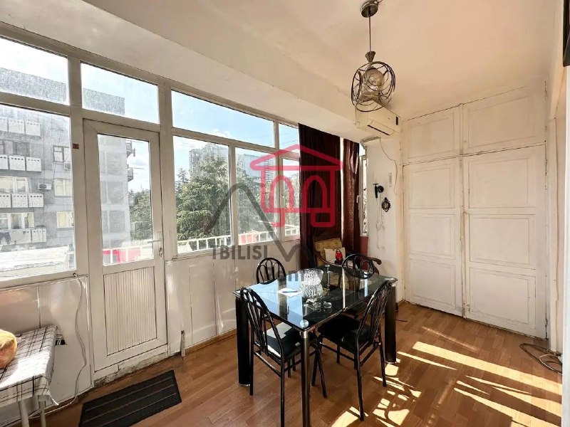 A spacious, sunny apartment is for sale opposite the Red Park and not far from the metro. — фото 3