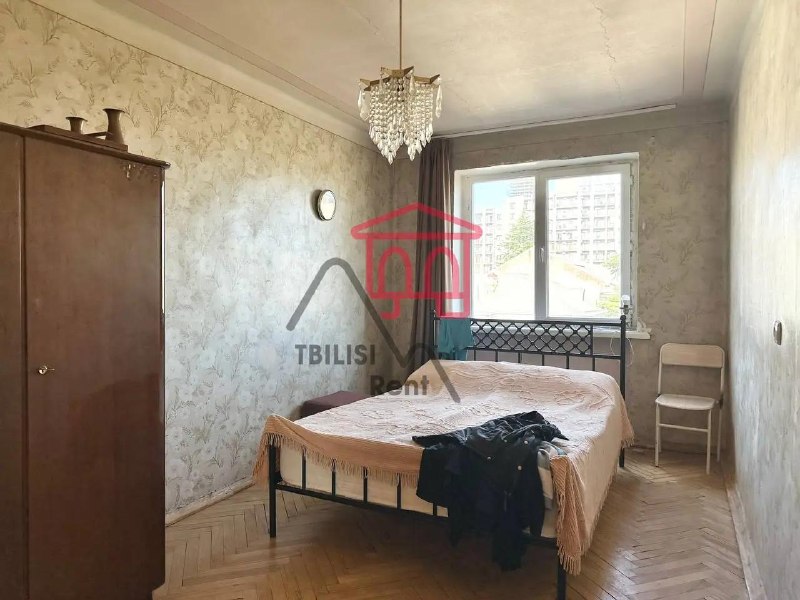 A spacious, sunny apartment is for sale opposite the Red Park and not far from the metro. — фото 5