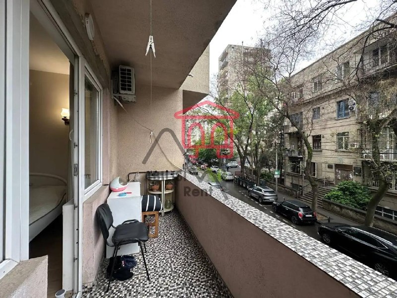 A bright one-room apartment with a spacious balcony is for sale in the center of the Vera district, in an excellent building. — фото 5