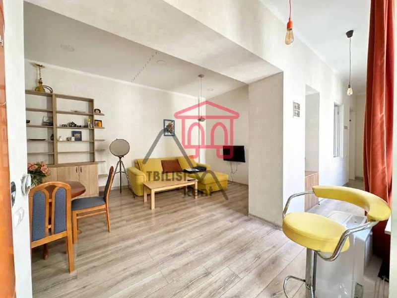 An apartment for sale in the Vera district, next to the Shavi cafe and coworking space, on a cozy side street. The living area is 62 square meters plus a 53 square meter attic. — фото 1