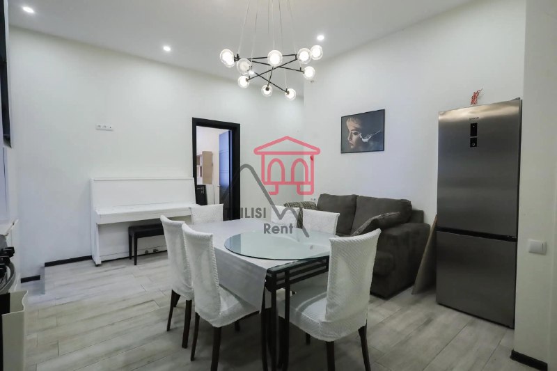 Apartment for sale in a quiet courtyard, a 5-minute walk from the Rustaveli metro station — фото 4