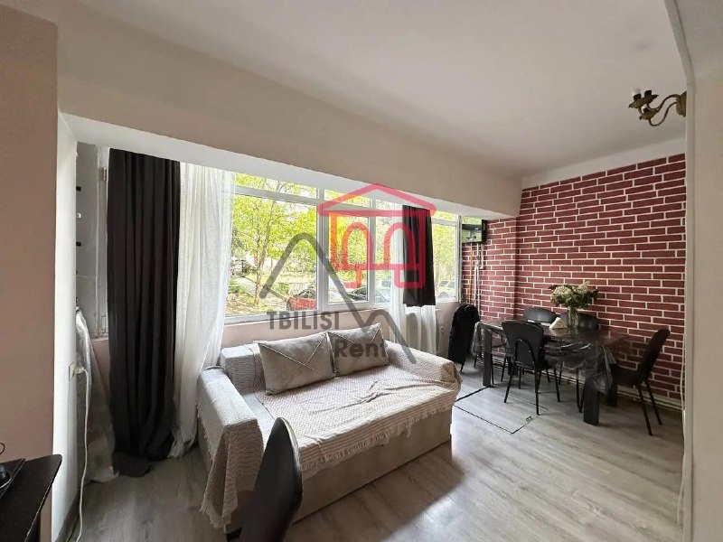 A spacious apartment in Saburtalo with 2 bedrooms, a balcony and a loggia is for sale. — фото 2