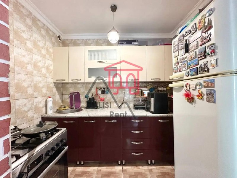 A spacious apartment in Saburtalo with 2 bedrooms, a balcony and a loggia is for sale. — фото 4